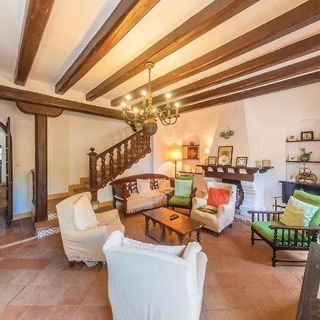 Дом отдыха 5 Bedroom Beautiful In *